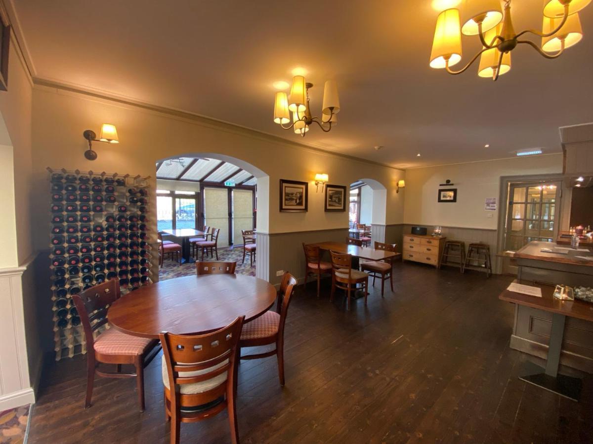 The Clovenfords Hotel Buitenkant foto